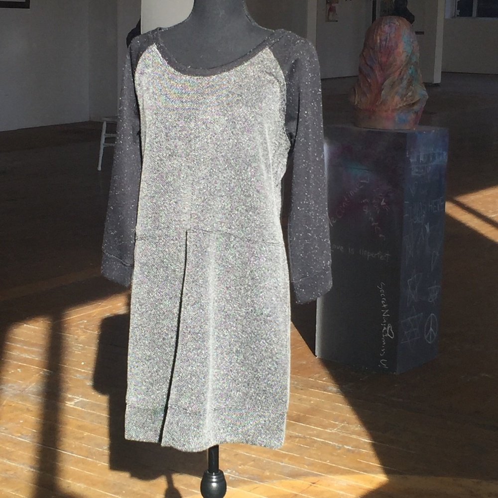 Black/white Long sleeve sweatshirt type dress - Picture 2 of 6